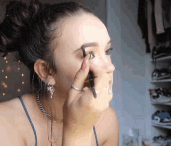 makeup-fiona-frills