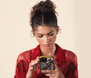 zendaya-phone